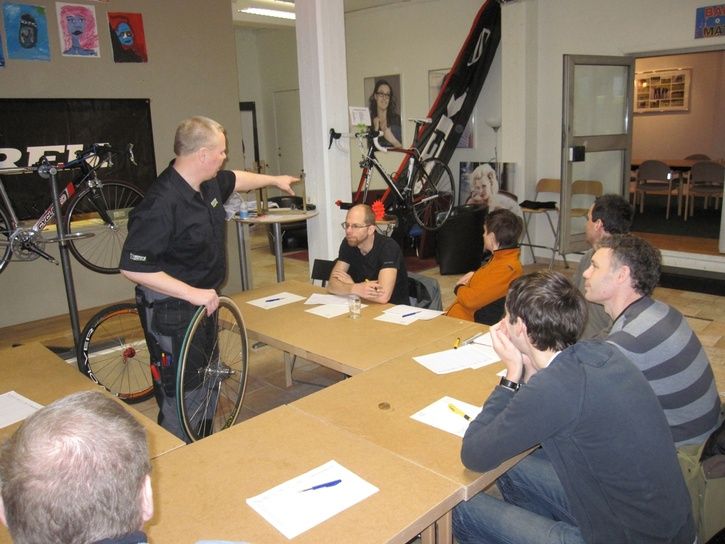 01_biketyson_dag1.jpg ht=544