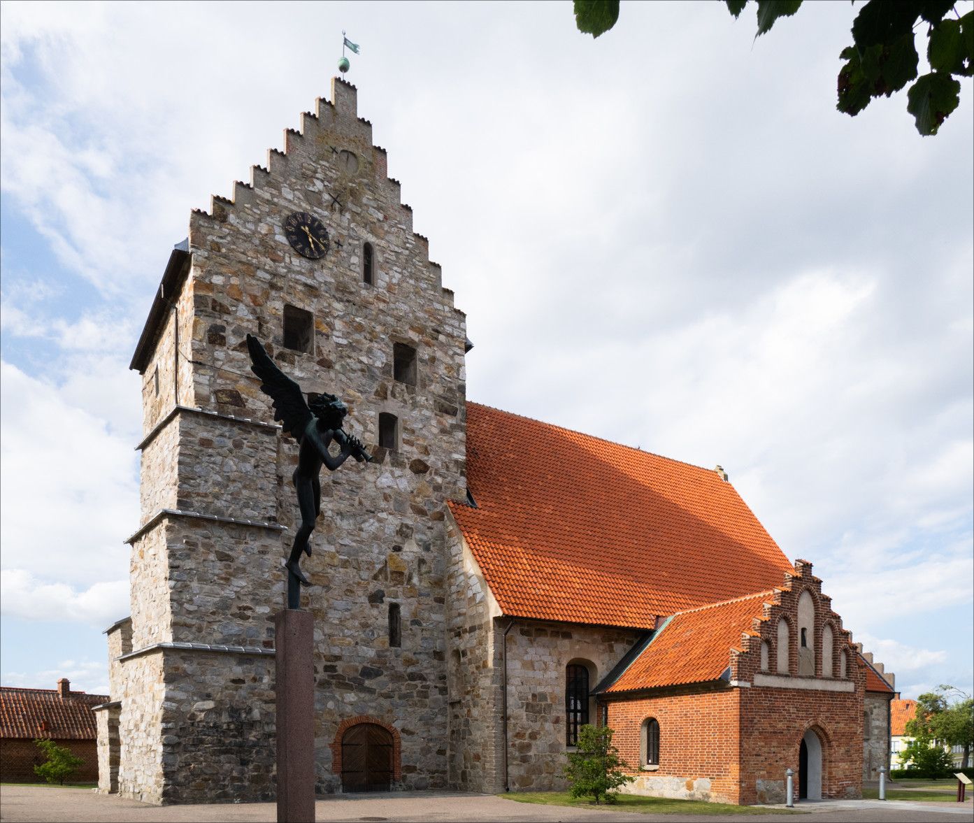 02 - Sankt Nicolai kyrka Simrishamn.jpg