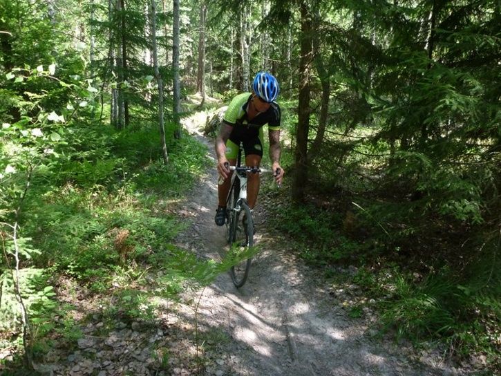 09-singletrack.JPG