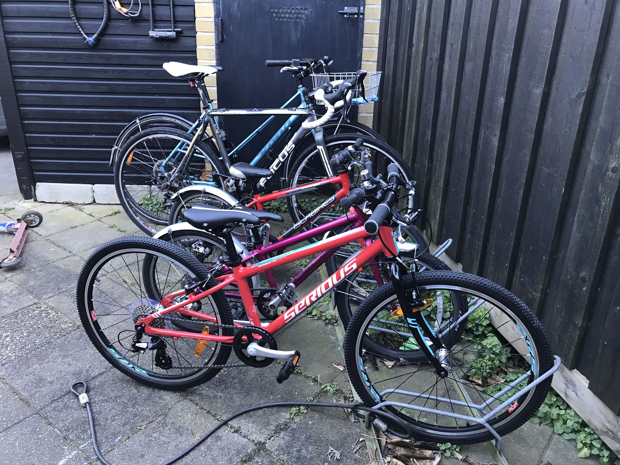 09 vardagscyklarna pa rad.JPEG