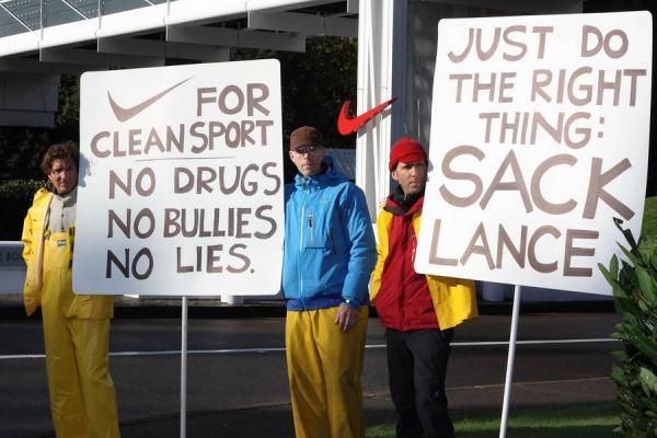 10_16_12_nike_protest_malach_8_600.jpg