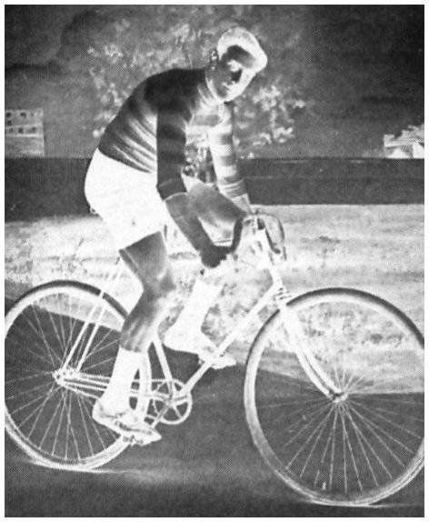 1900bourhours.jpg ht=574