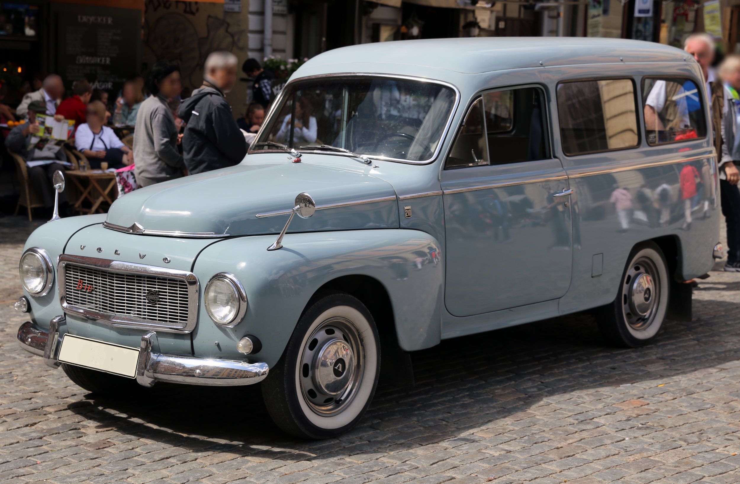 1965 Volvo P210 _Duett_ 21134 E front.jpg
