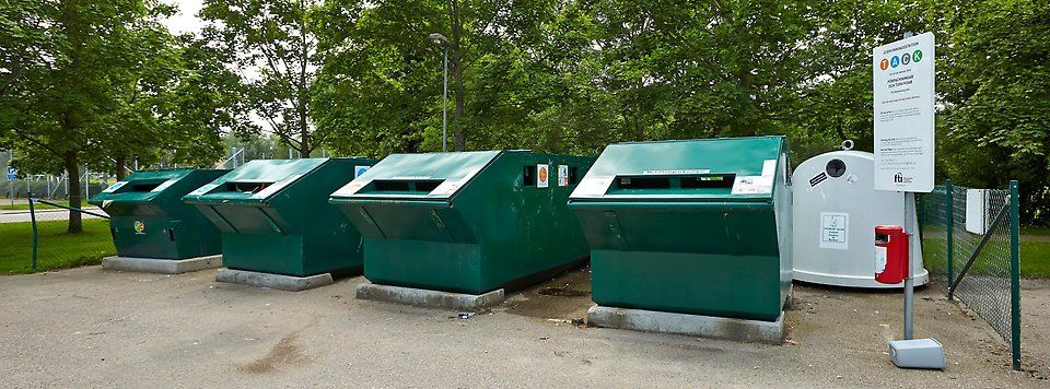(2) Återvinningsstation.jpg