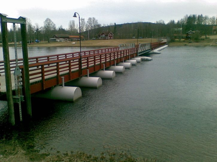 20070412010Pontonbro.jpg ht=544