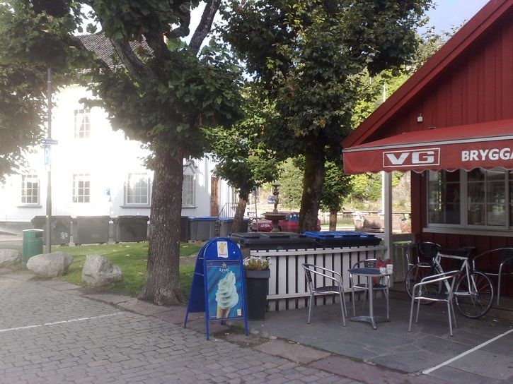 20100912467.jpg ht=544