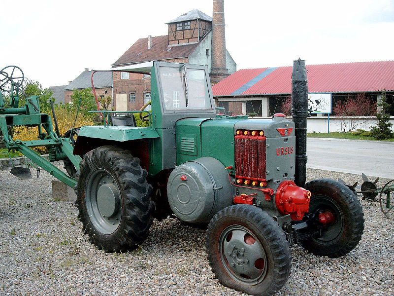 800px-Ursus_C-45_Bieganow.JPG