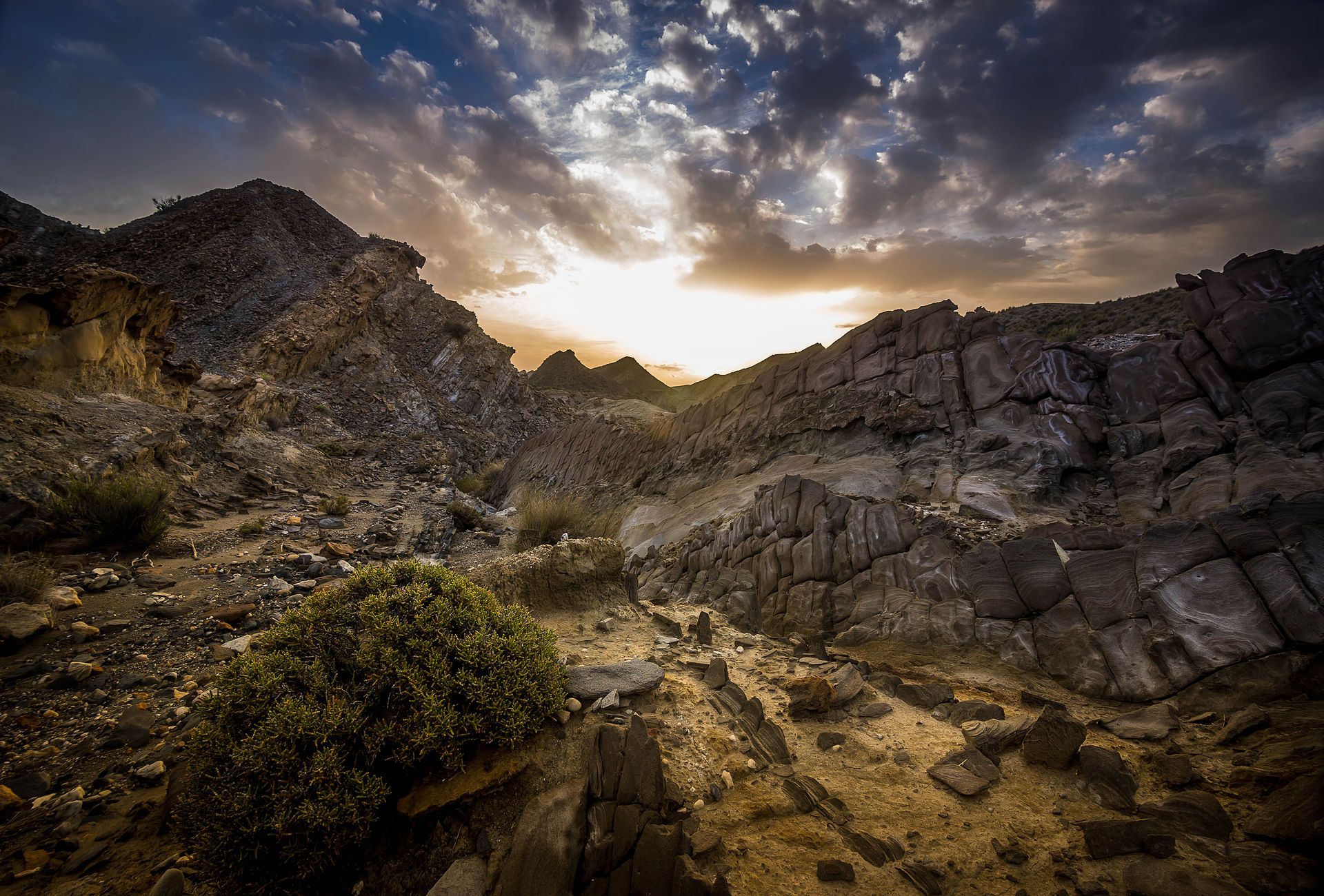 A_Sunrise_in_the_Tabernas_Desert.jpg