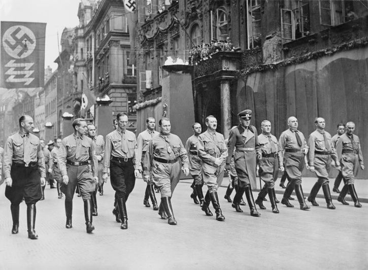 adolf-hitler-hermann-goering-everett.jpg