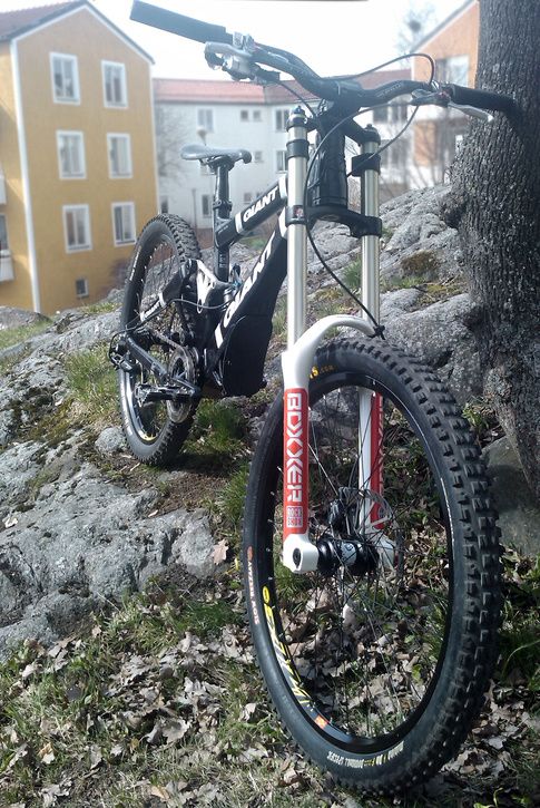 AIMAG0112copy.jpg ht=725