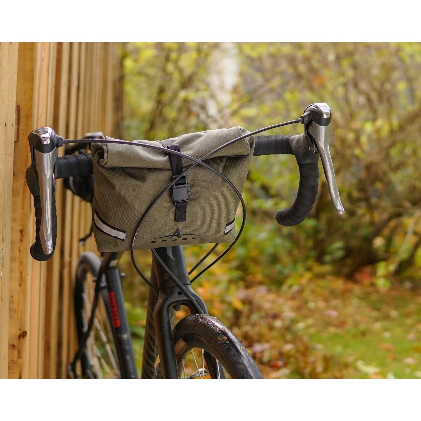 arkel-signature-bb-waterproof-handlebar-bag-outside.jpg