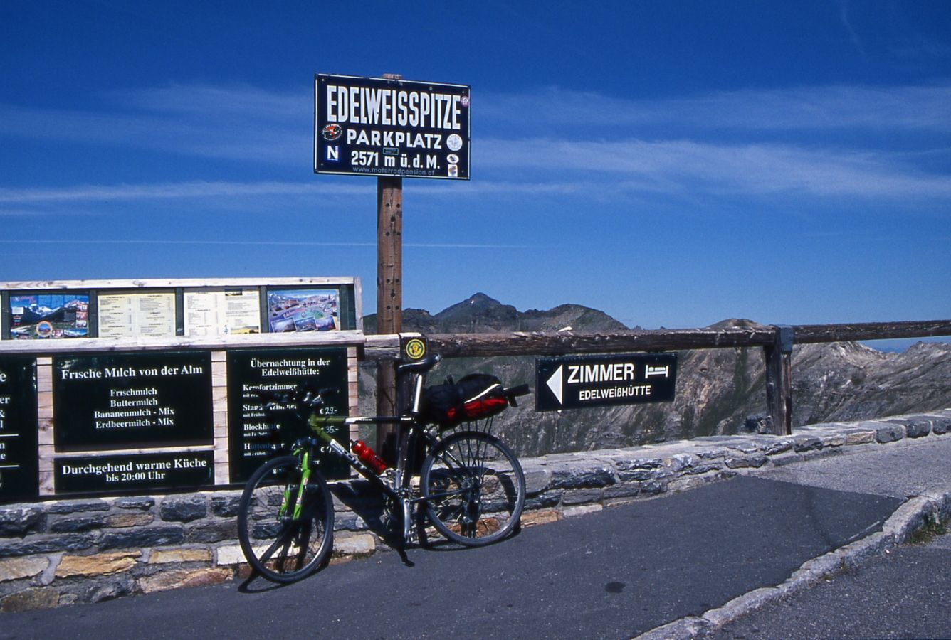 bg7.jpg