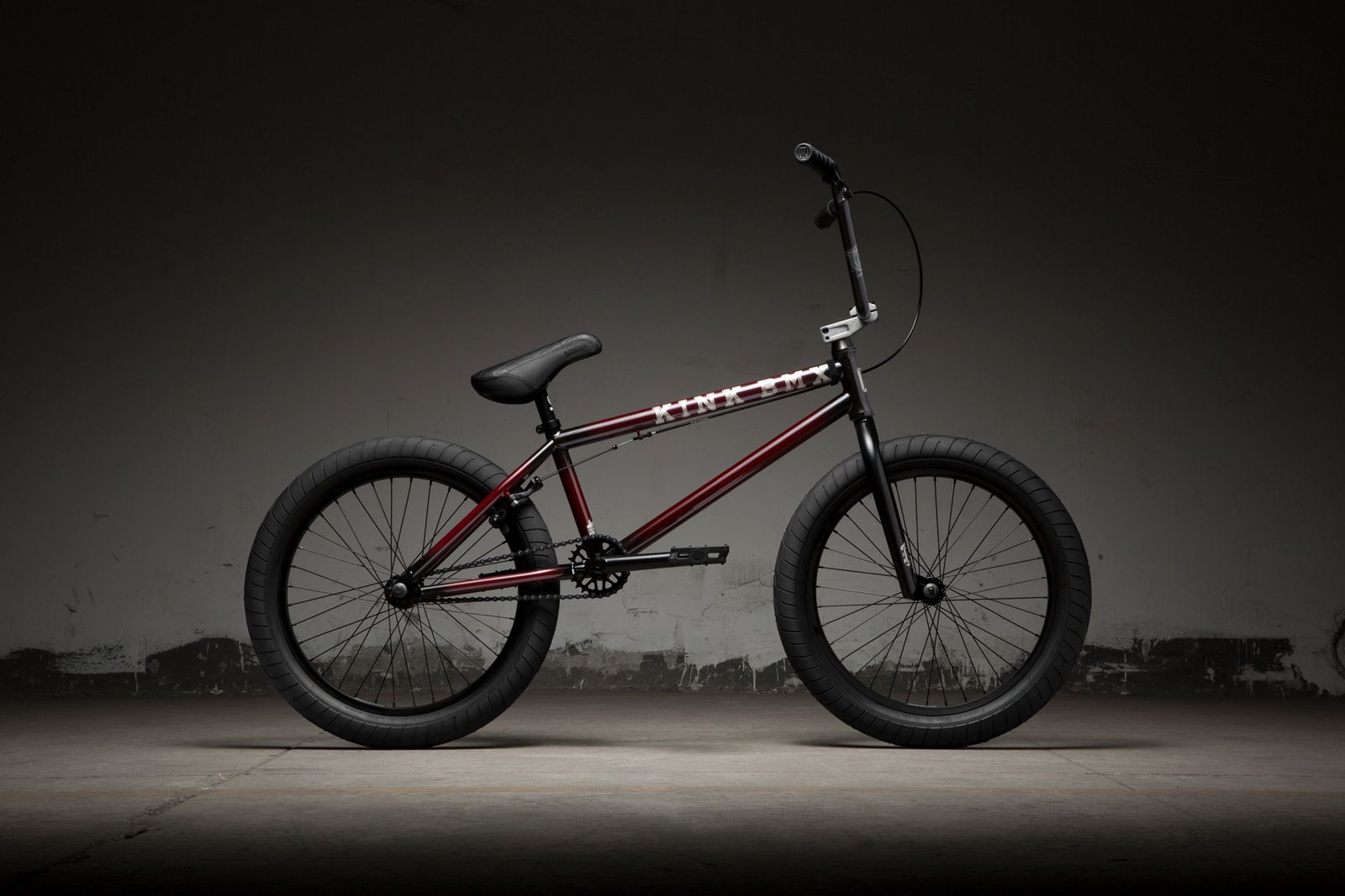 bikes_19_gap_gloss_trans_black_cherry_friction_fade_k430redbk19.jpg