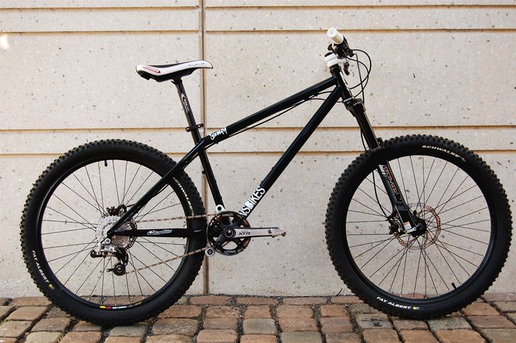 BlackampWhite1.jpg ht=482