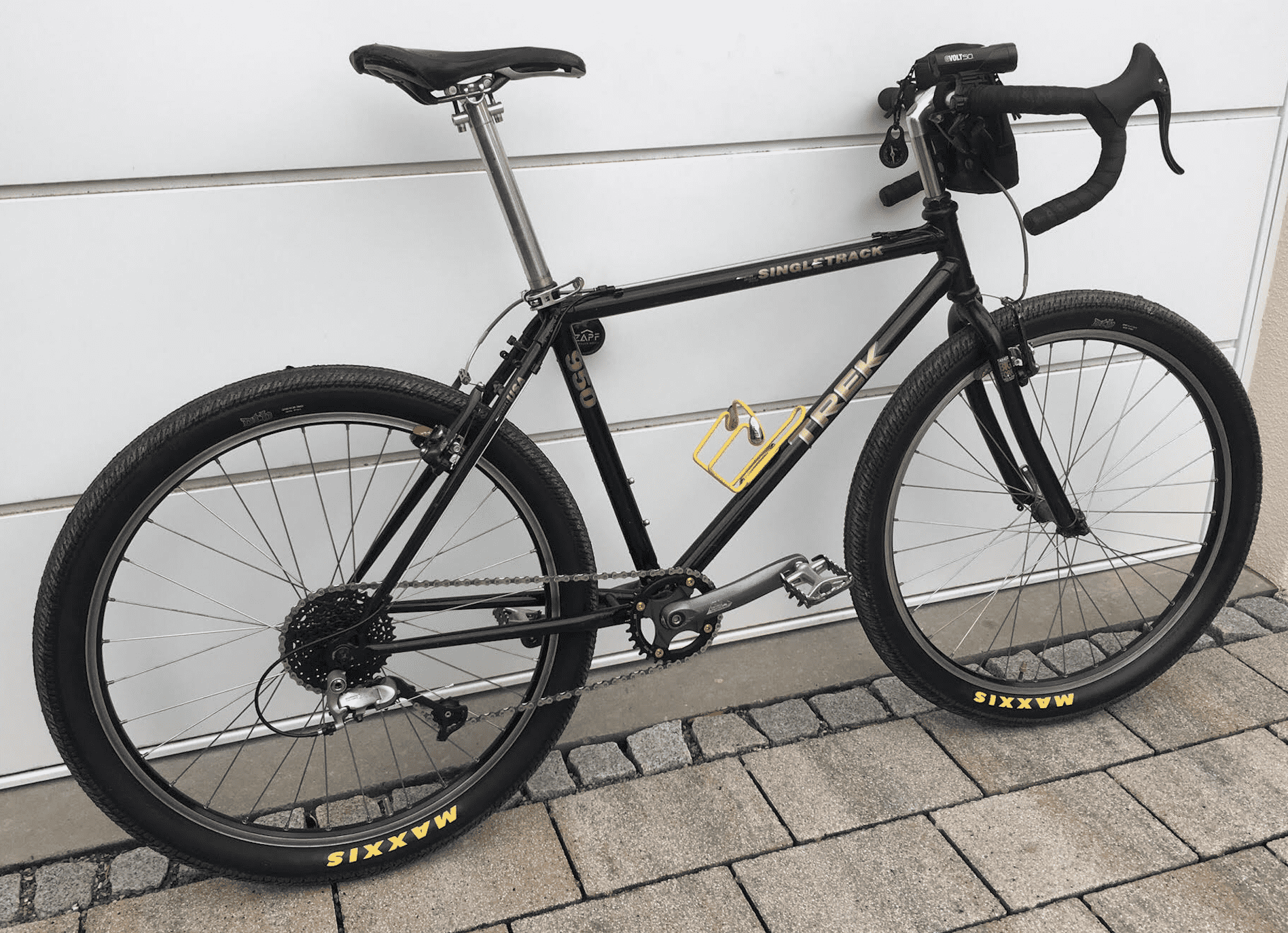 Bonicon-Trek950-Monstercross-1.png