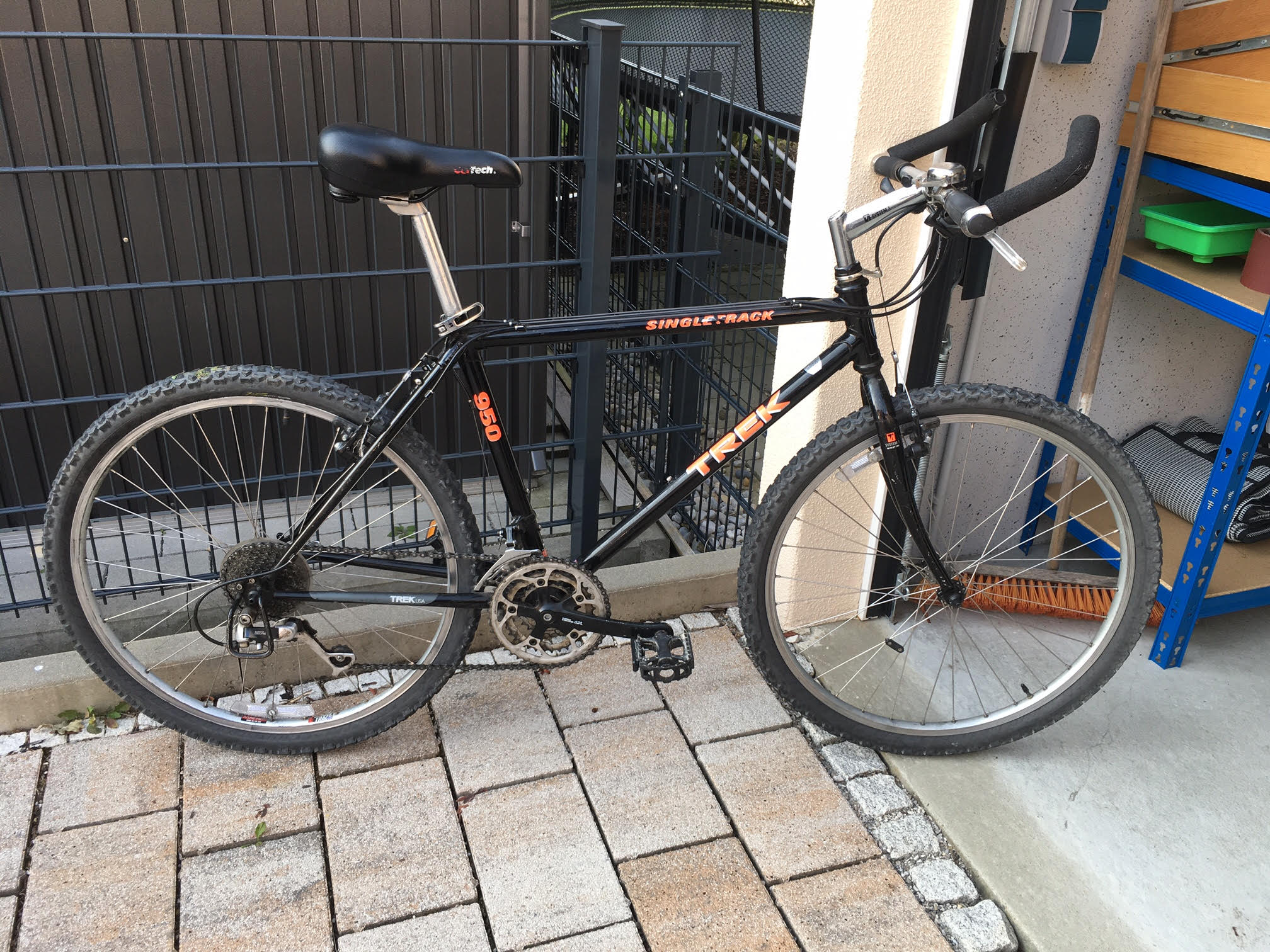 Bonicon-Trek950-Svarta-1.jpeg