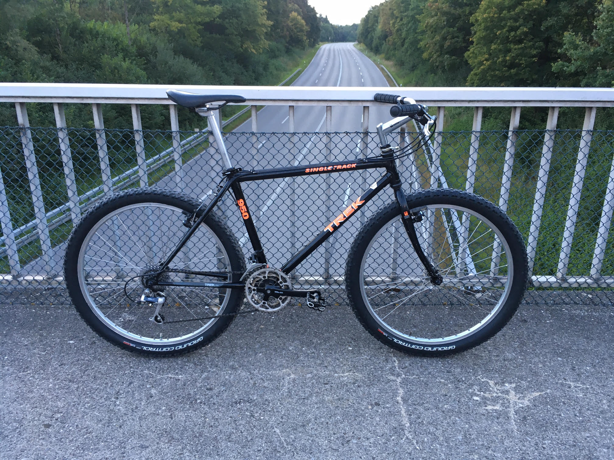 Bonicon-Trek950-Svarta-10.09.21-AlmostDoneSideView.jpeg