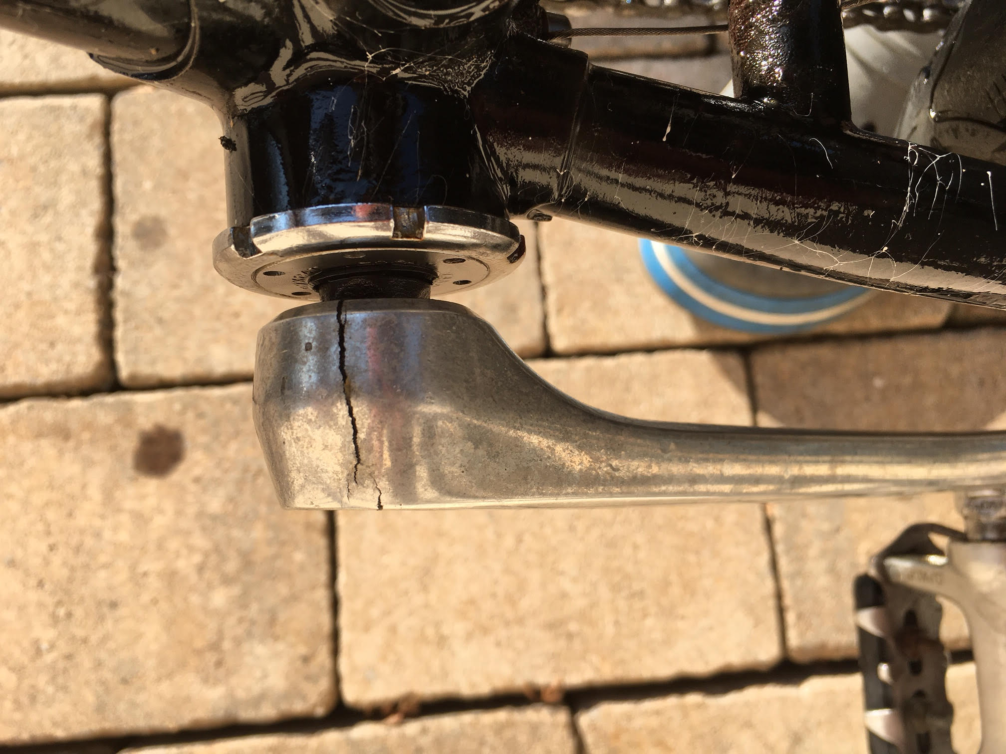 Bonicon-Trek970-001-CrackedCrankarm.jpeg