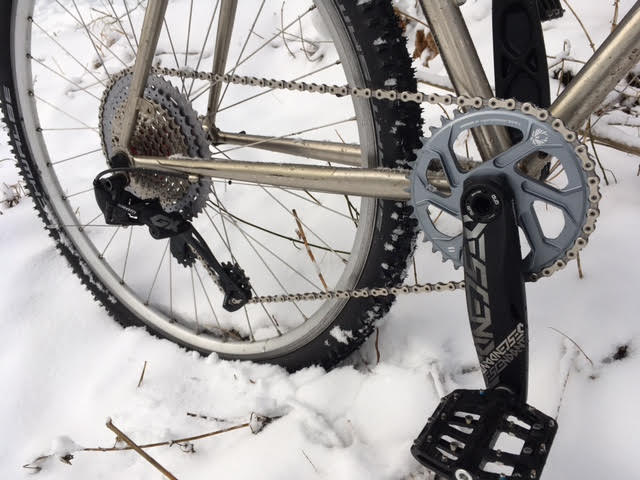 Bonicon_CheckerPig_30_SRAM_in_snow1.jpg