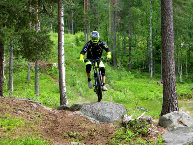 bro_jump.JPG