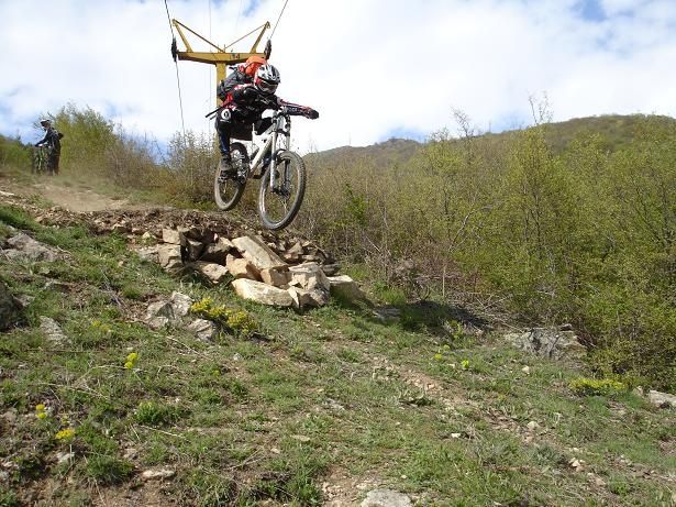 c27Mitkojump.JPG ht=461