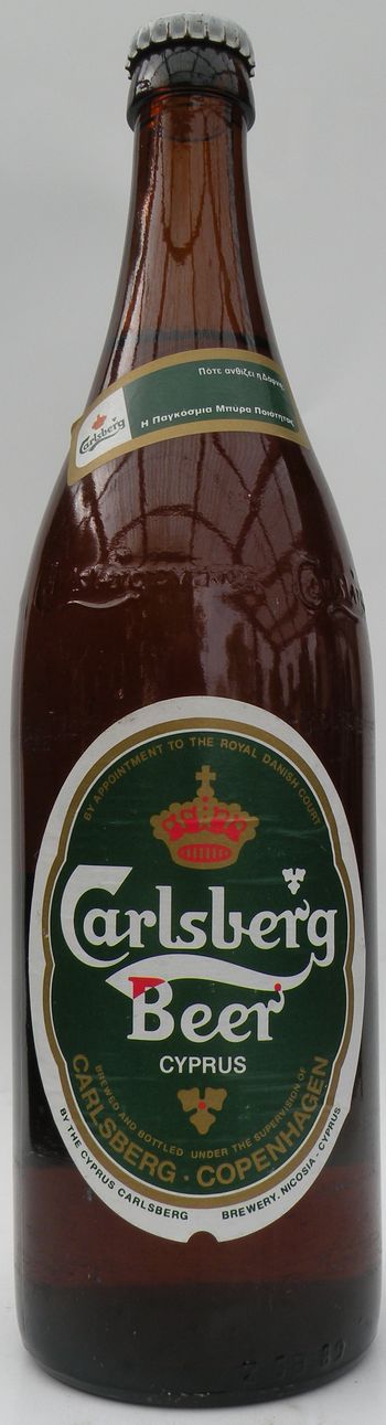 Carlsberg_Beer_66cl_Cyprus_CA305_1994.jpg