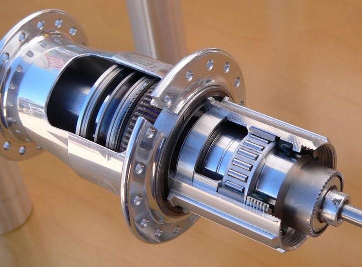 Chris_King_rear_hub_cutaway.jpg ht=535