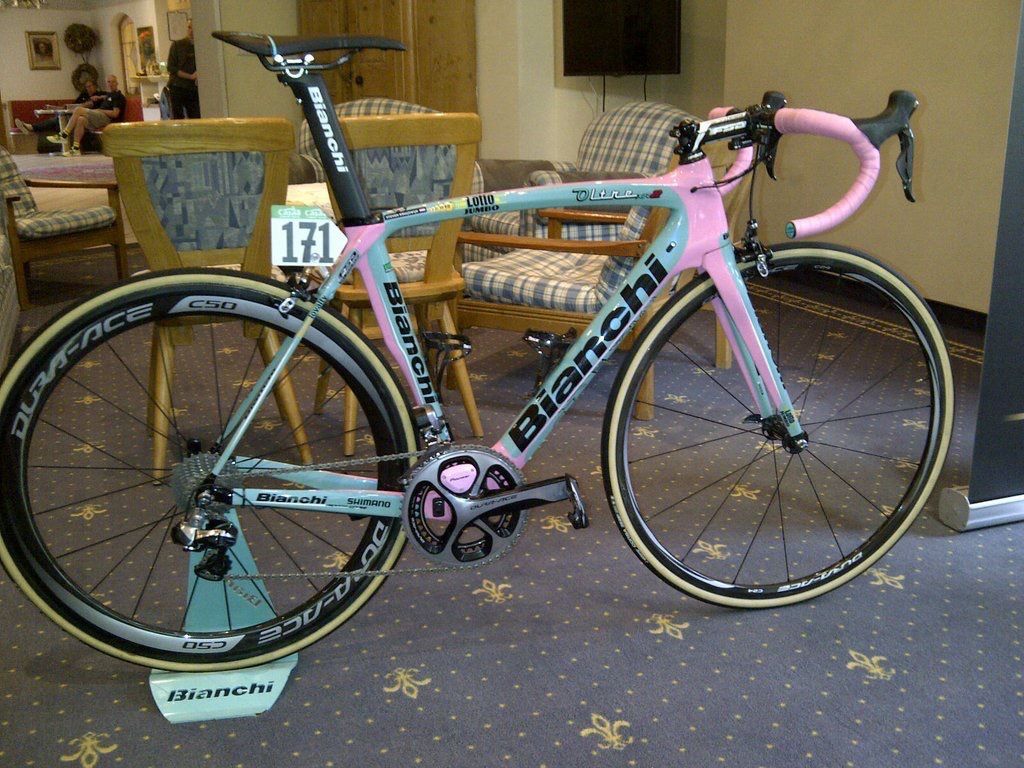 CjIwKm2XIAIa-h1.jpg
