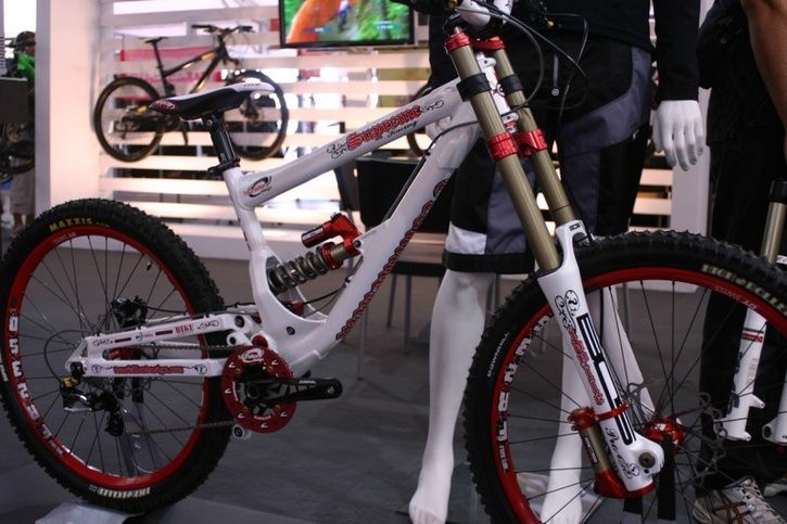 commencal-bos.jpg ht=483