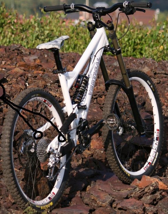 Completebikewithexplanaitiononwherethecracksare.jpg ht=725