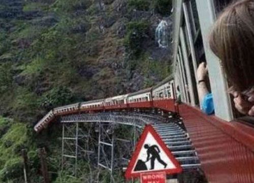 derail.jpg ht=360