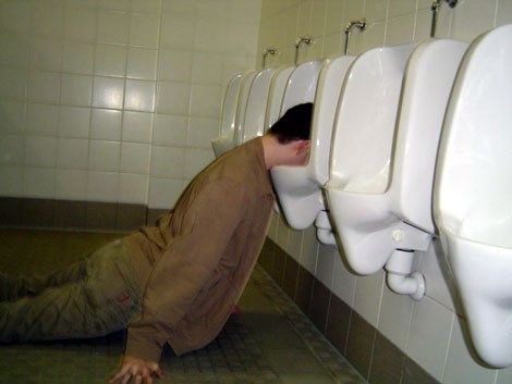 drunk-urinal.jpg ht=353