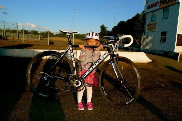 elsa_mattias_cykel.jpg ht=403