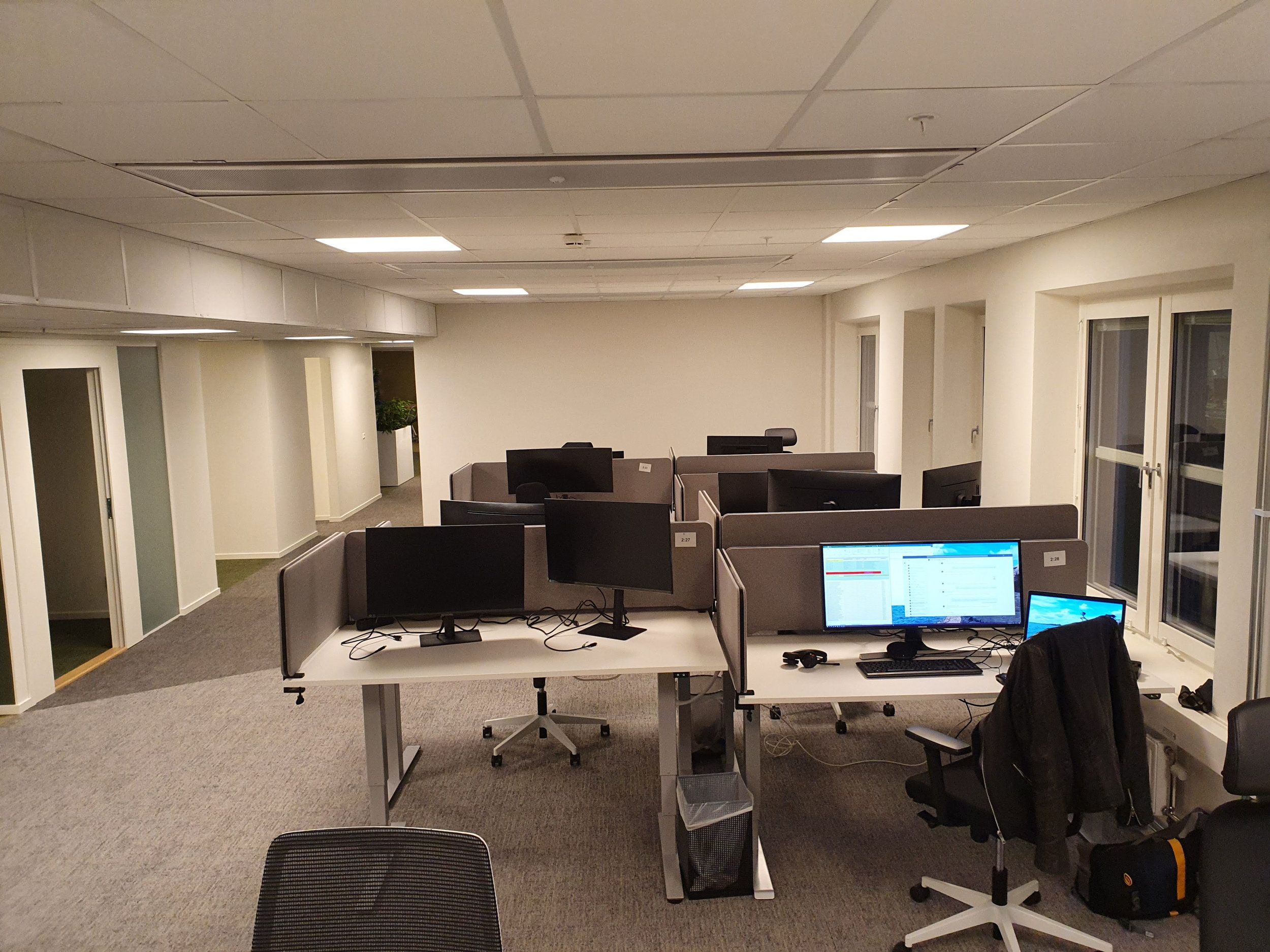 endless-fun-at-the-office.jpg