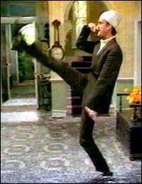 faulty-towers-dont-mention-the-war.jpg ht=260