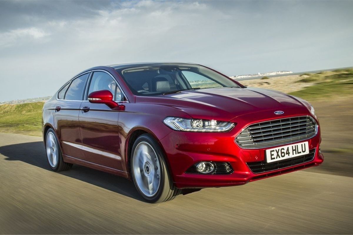 Ford_Mondeo_2015_(1).jpg