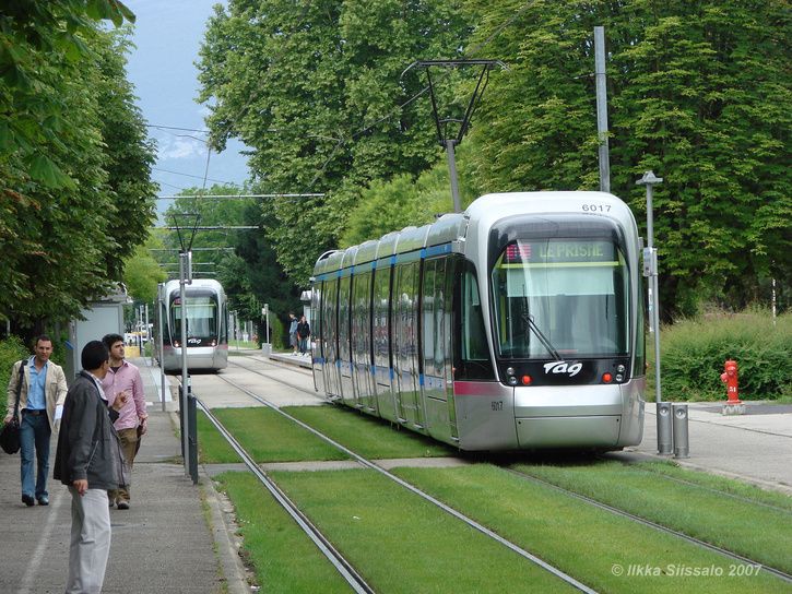 grenoble_tram1_1920.jpg ht=544