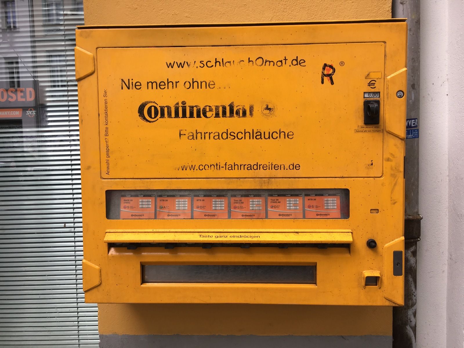 Gummiautomat-Conti.jpg