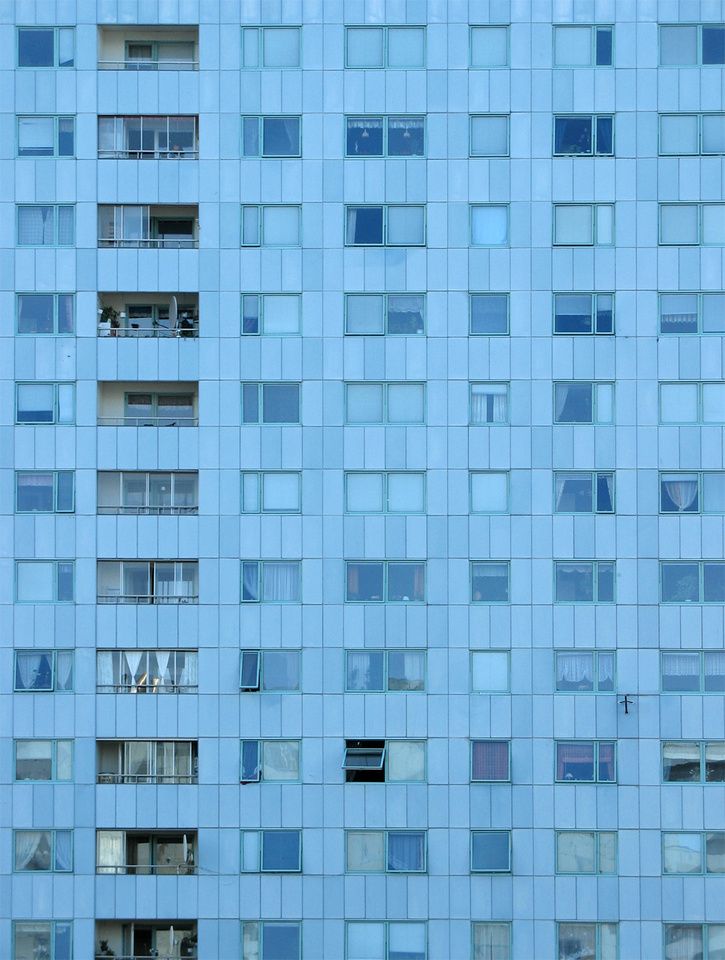 Hagalund_blue_skyscraper.jpg