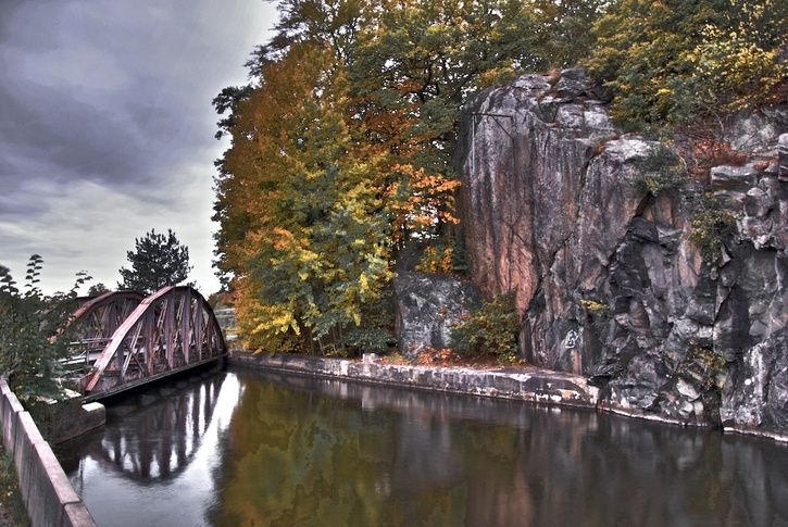 hdr221.jpg ht=485