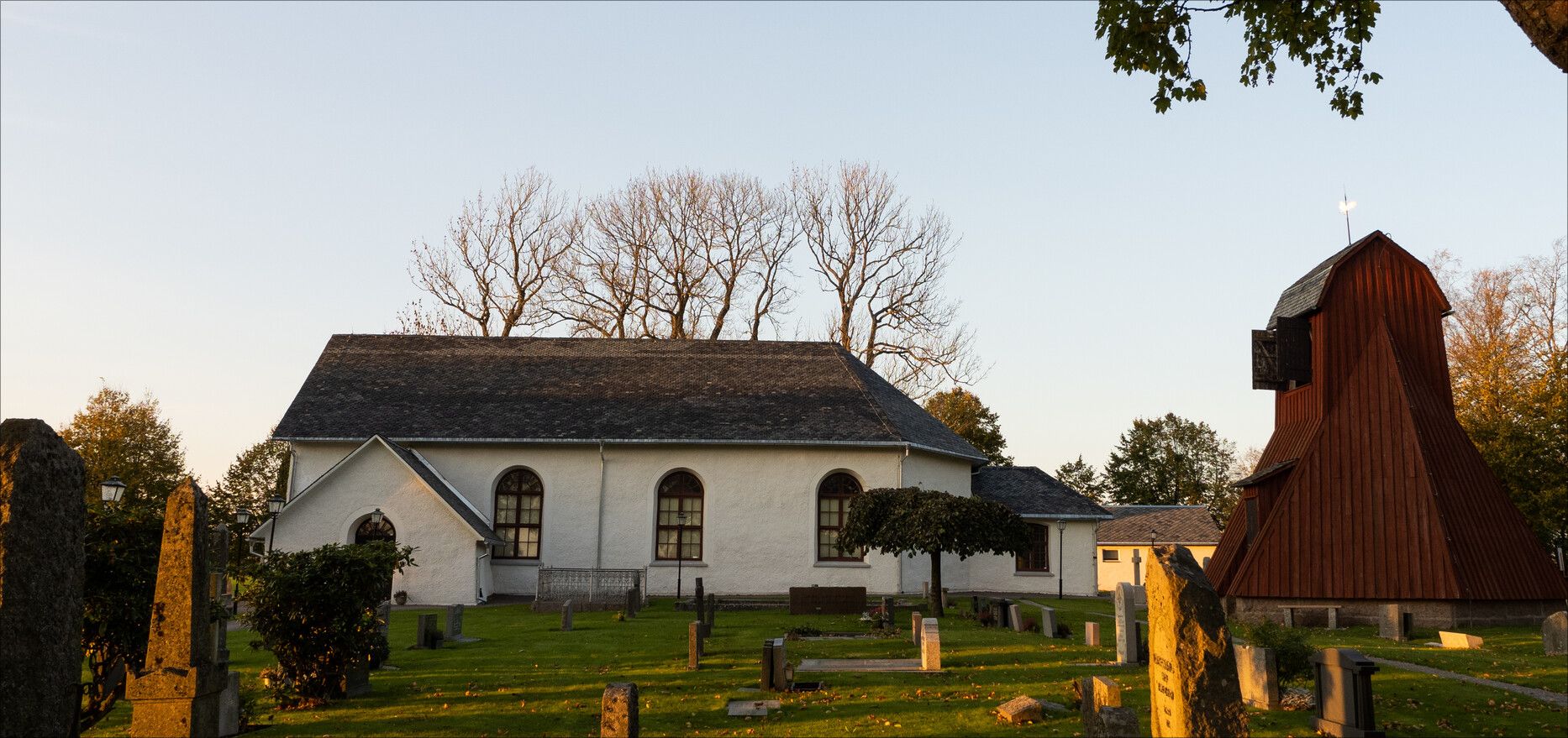 Holms Kyrka.jpg