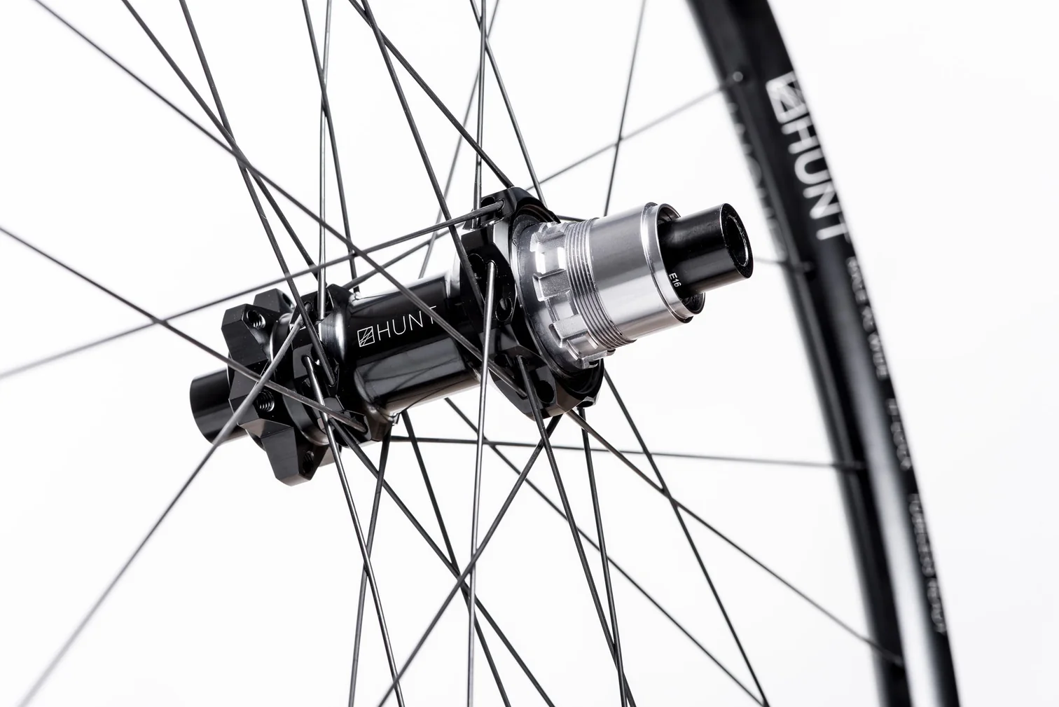 HUNT-XC-Race-Rear-hub_1512x.webp