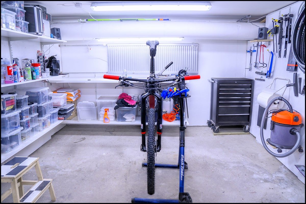 IMG 6_garage.jpg