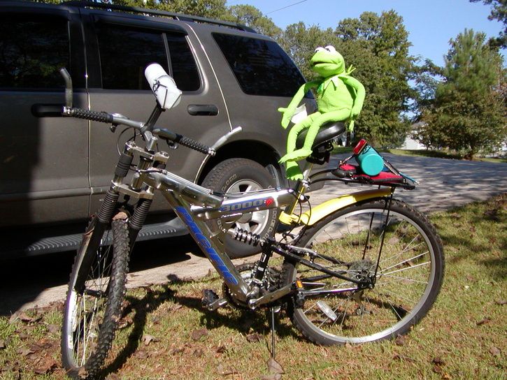 Kermit_on_bike.jpg