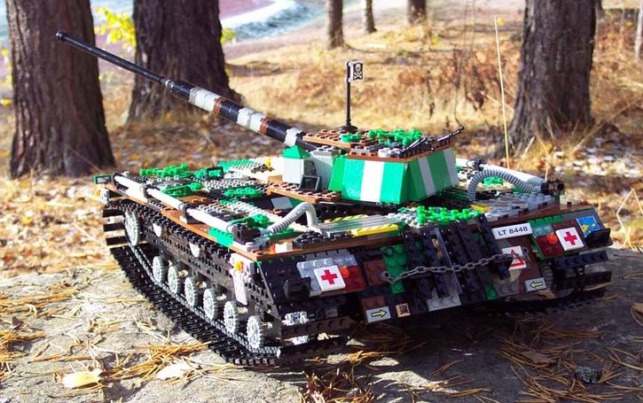 LEGOtank.jpg ht=455