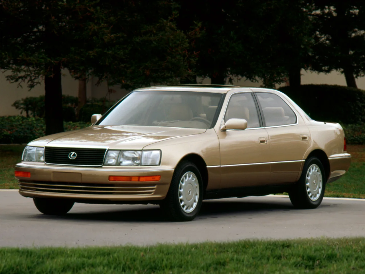lexus-ls400__.webp