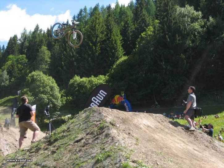 lrg-560-no_hands.jpg ht=544