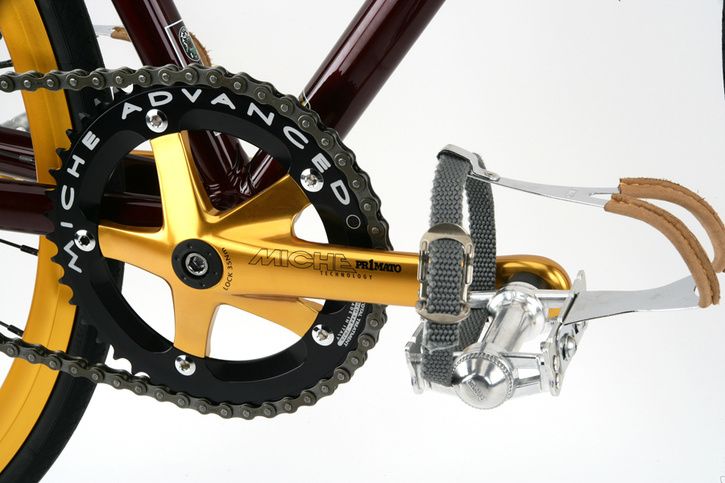 masi2010-secialefixedultimate-maroon02.JPG ht=483
