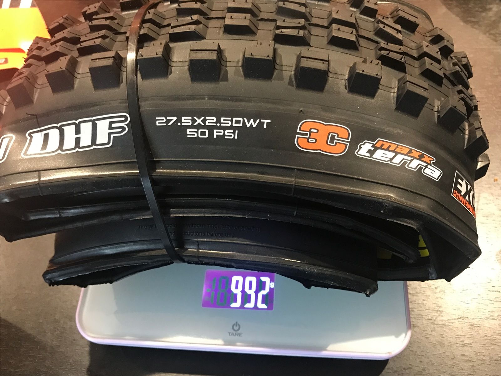 MaxxisMinionDHF27.52.5.JPG