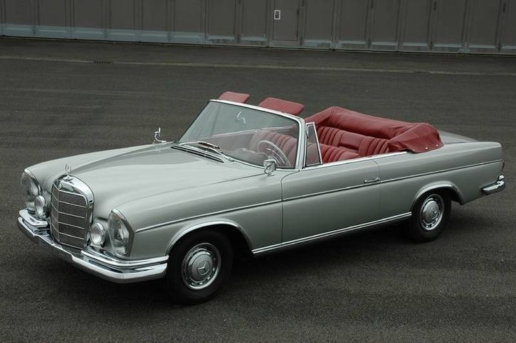 Mercedesw111cab.jpg